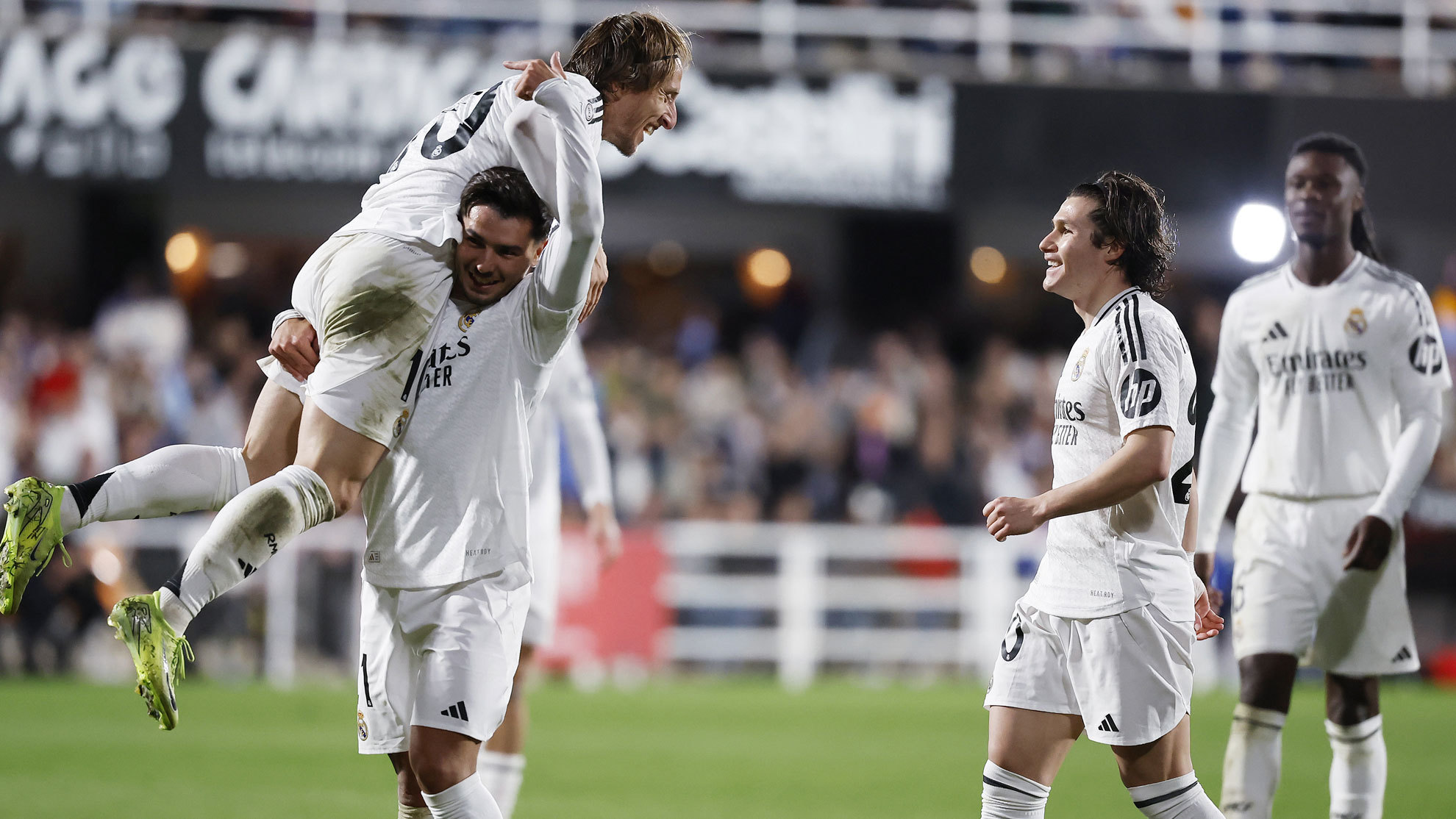 而背后的基 而背后的基